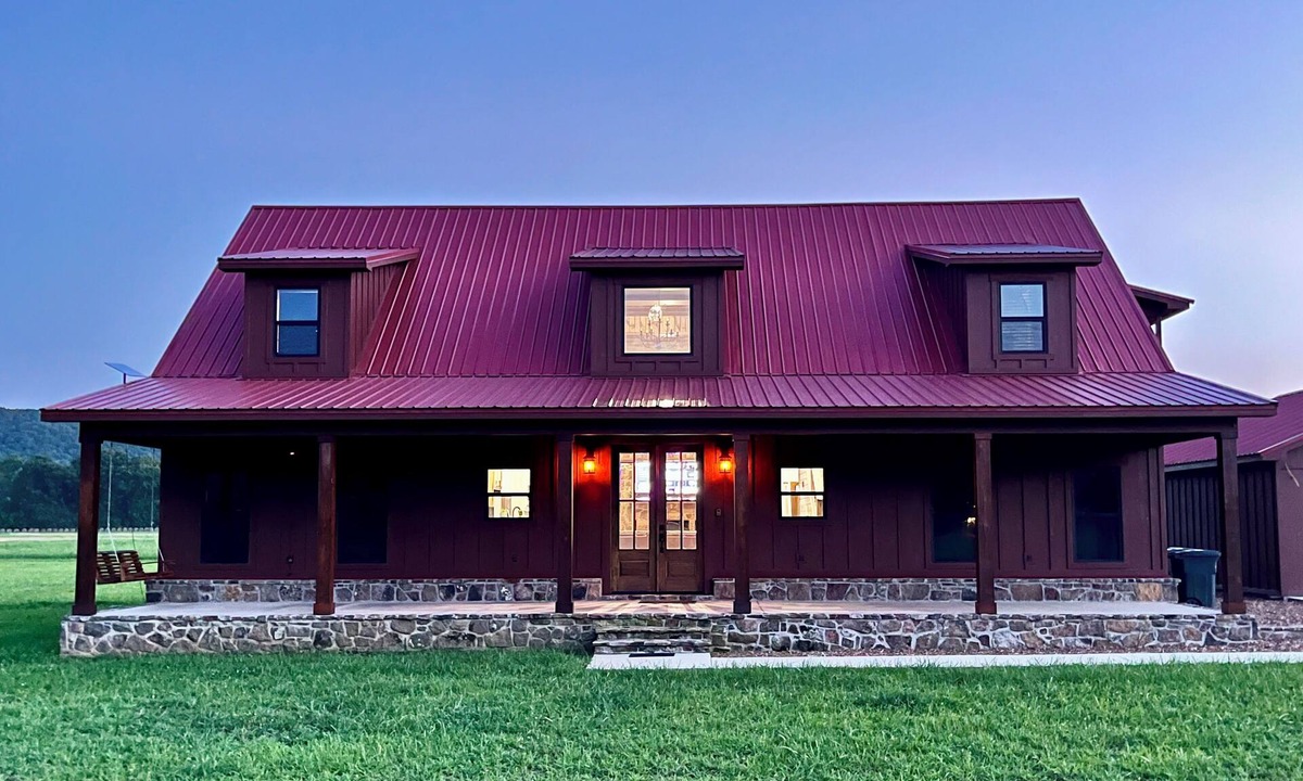 Heber Springs Cabin | Massive cabin on the Little Red River in Heber Springs - 6 bedrooms.