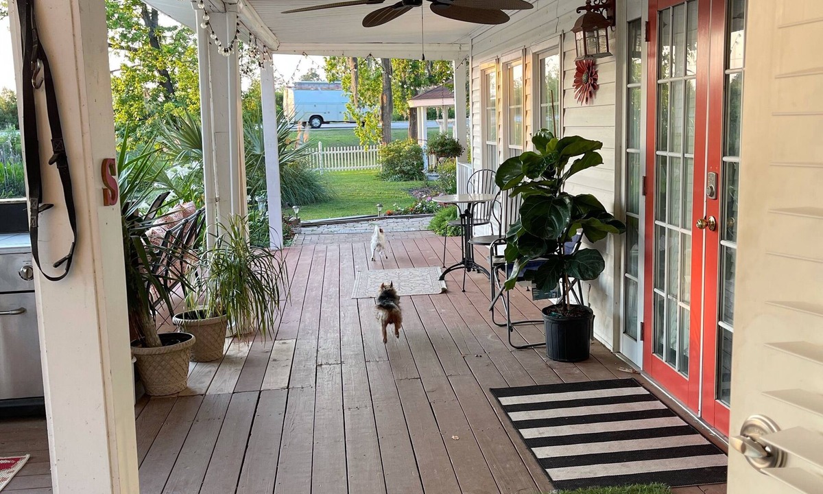 Bluffton House | Master suite with private deck in a beautiful house between Savannah & HHI
