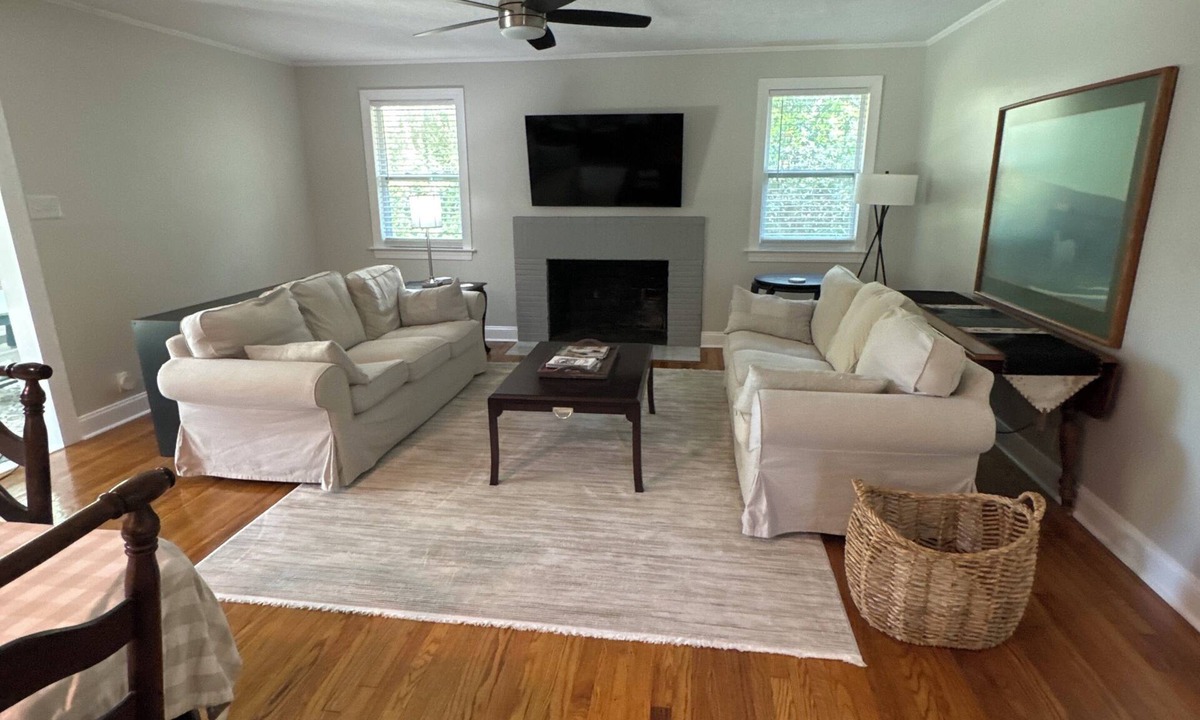 Aiken House | Masters Week Rental-Spacious cottage in town!