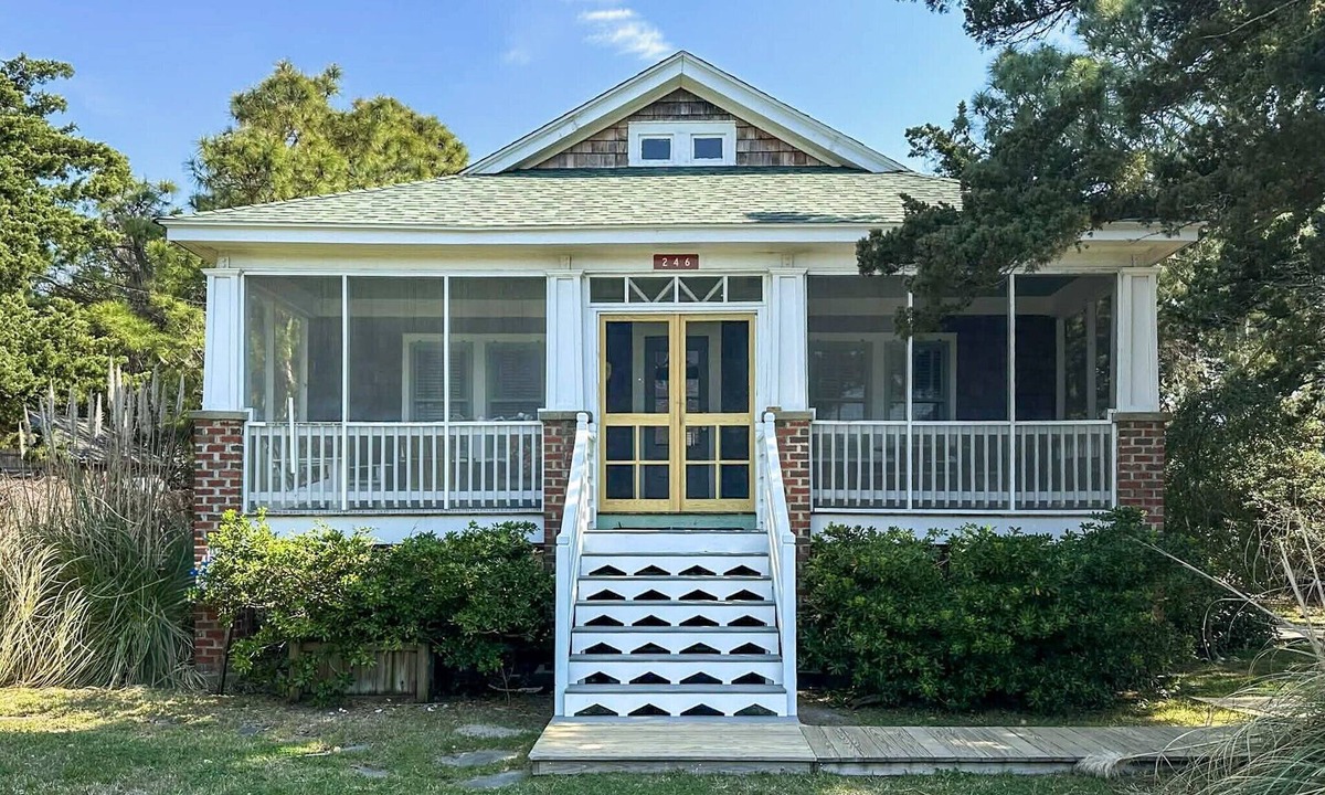 Ocracoke House | Mattie Midgette Cottage: A taste of old Ocracoke, modern conveniences