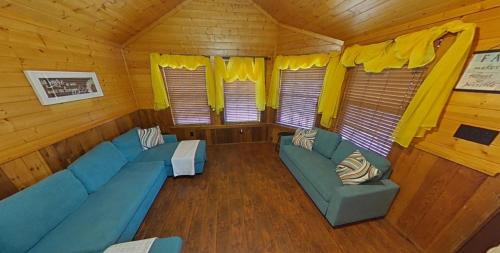 Pipe Creek House | MeMaws Country Cabin