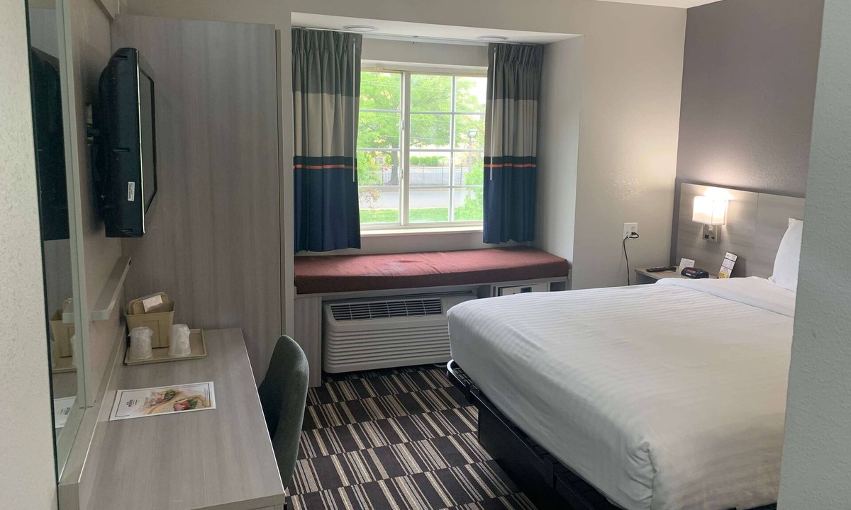 Toddville Road Hotel | Microtel Inn by Wyndham Charlotte Airport