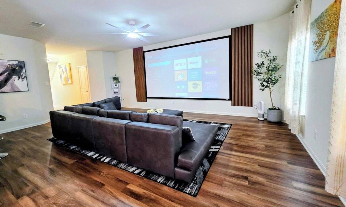 Manor House | Mid Century Manor, 4 bed/2.5 bth, 150" Projector, TVs all rooms, 3 King Beds!
