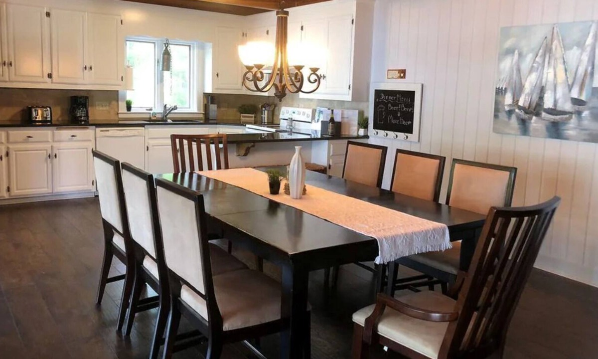 Henrico House | Miller Lake House