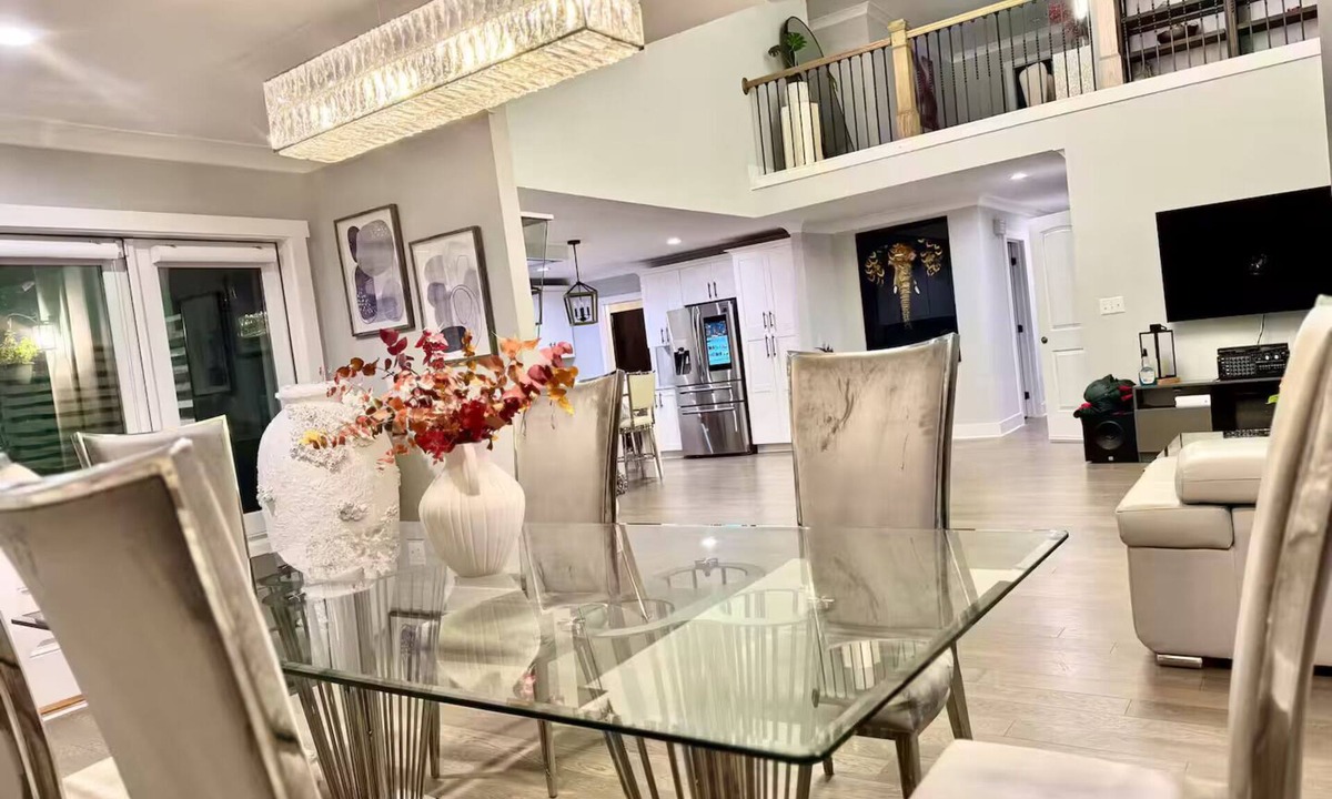 Ashford Park House | MILLIONS dollar 4BR/3BA home in the amazing Brookhaven neighborhood of Atlanta.