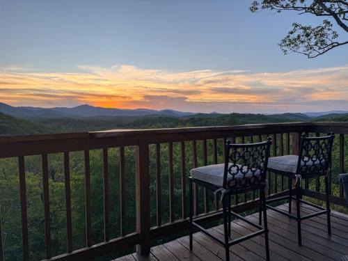 Blowing Rock House | Misty Ridge Retreat