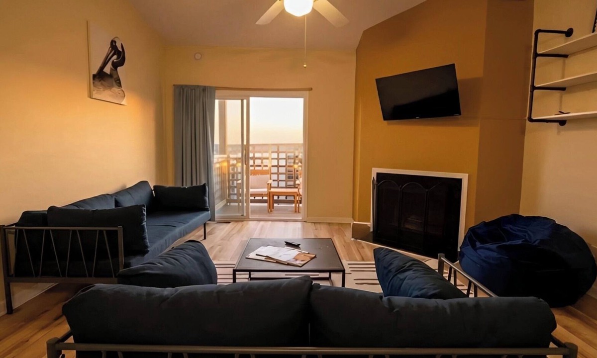 Wilmington Condo | Modern 2-Bedroom Apartment with Private Pool and Balcony in Wilmington