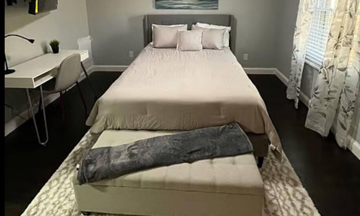 Atlanta House | Modern 2 Bedroom Condo in Quaint Neighborhood