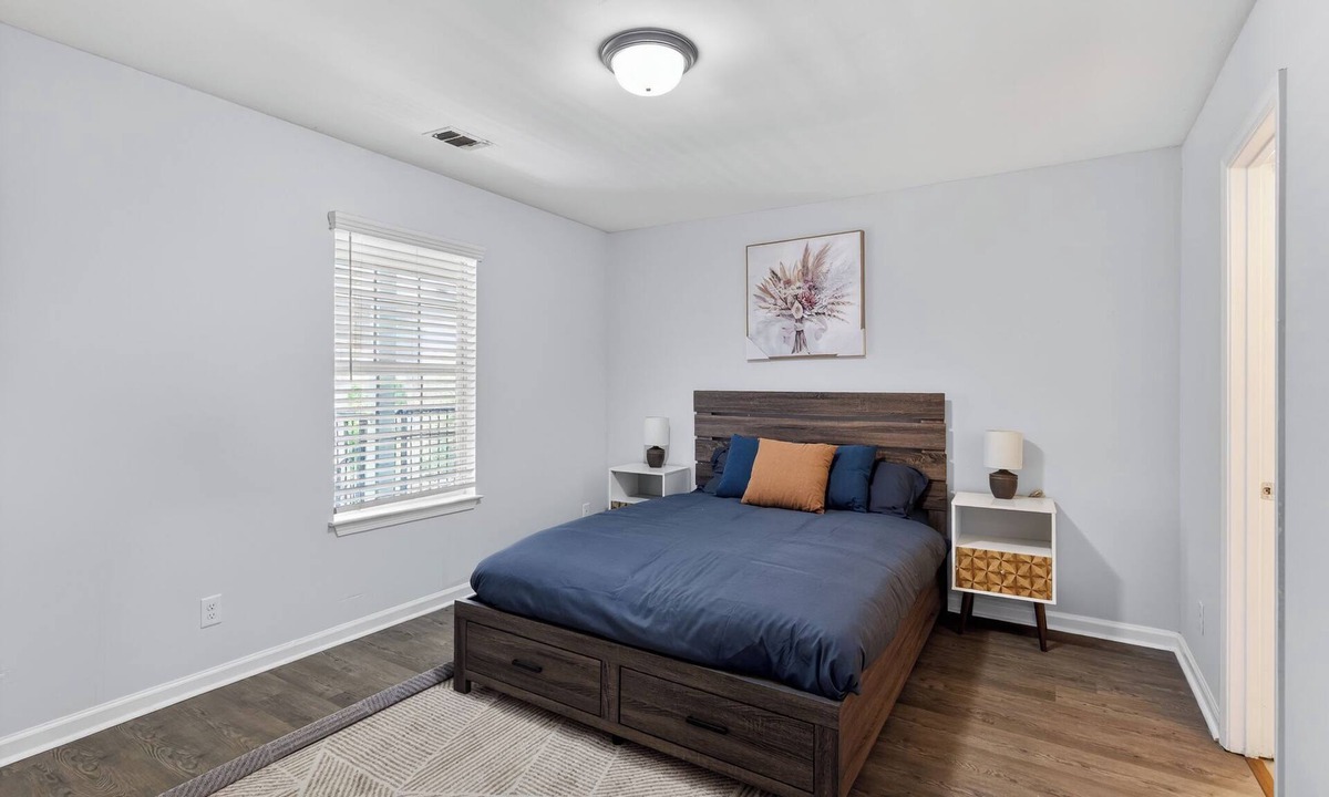 Savannah Apartment | Modern 2BR/2BA Spacious Retreat