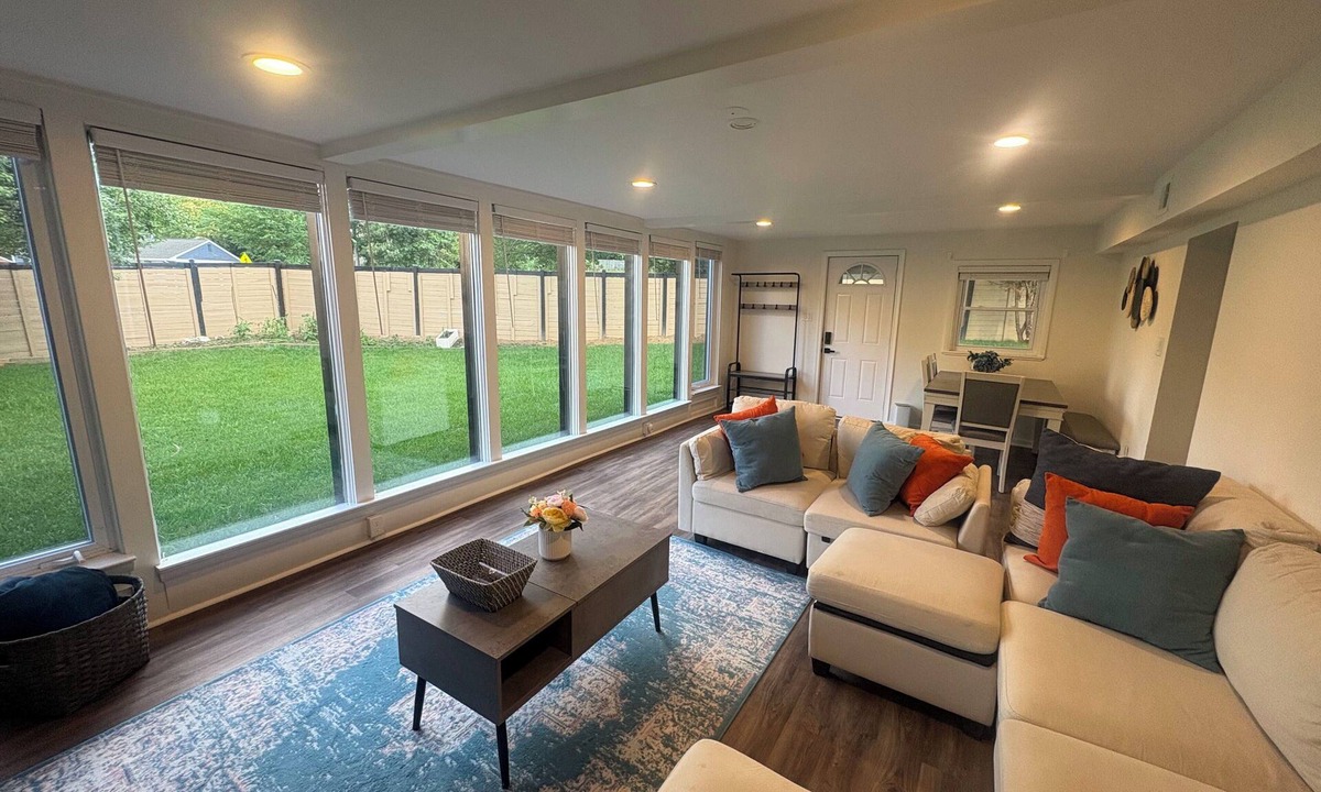 Bluemont House | Modern 2BR Retreat w/Parking near DC