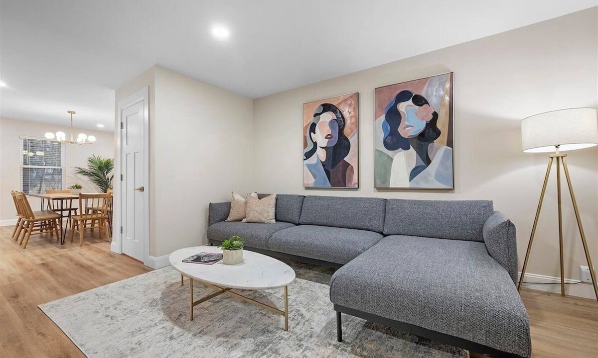 Bakerstown House | Modern and Cozy 3 Bedroom Home in Gibsonia/Pittsburgh