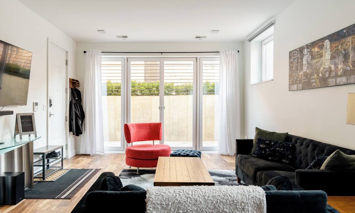 Midtown Condo | Modern Boutique Condo - "Au coeur de Detroit"