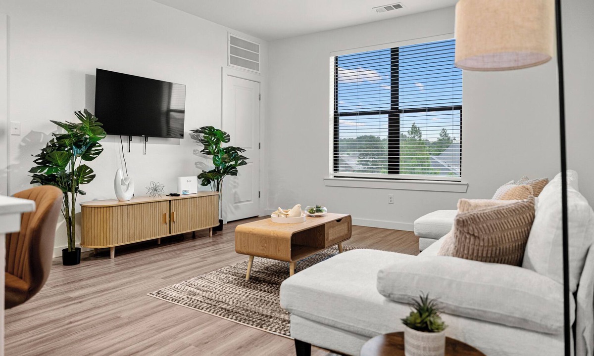 Shenandoah Apartment | Modern & Bright 2BR/2BA Apartment in Baton Rouge
