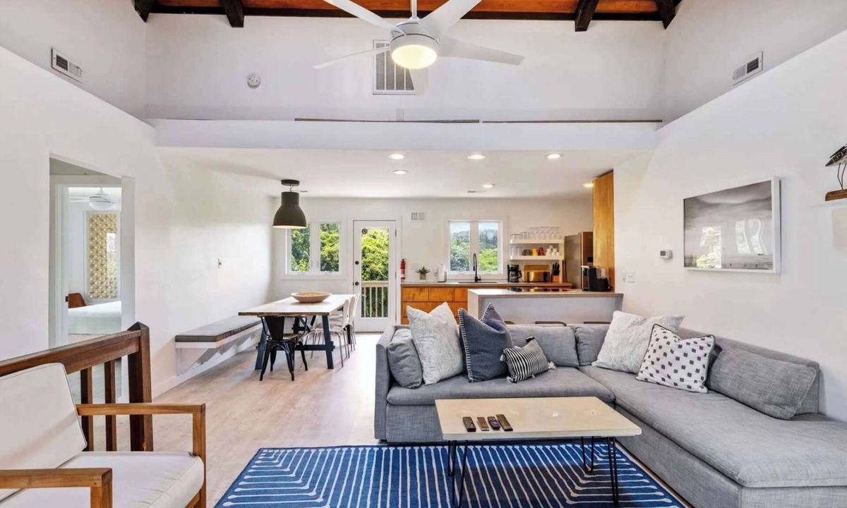 Southern Shores House | Modern Coastal Home, Close to Beach with Pool, Spa