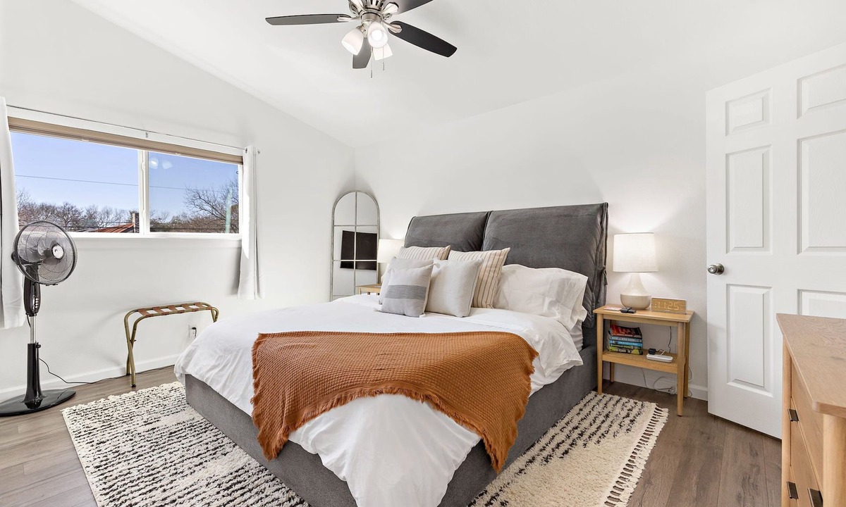 North University Condo | Modern Comfort in Central Austin! Very close to UT