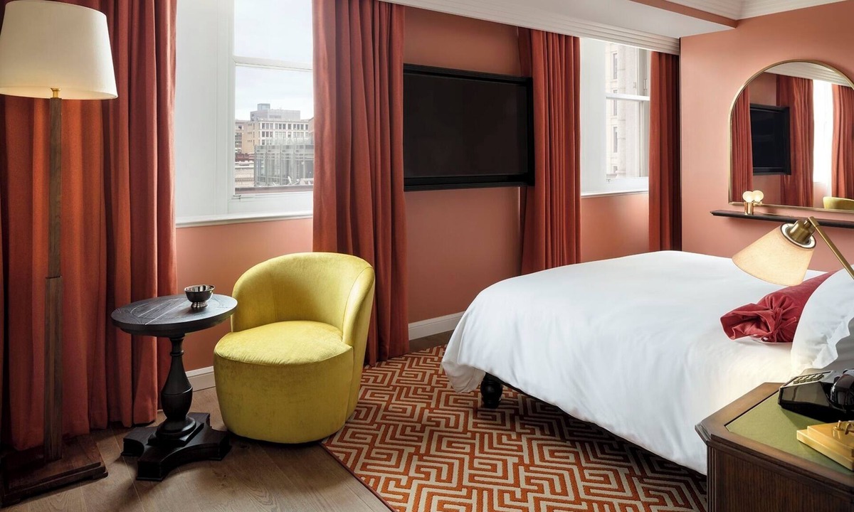 Chinatown Hotel | Modern DC Escape | Pet Friendly Unit with Gym Access | Close to Smithsonian