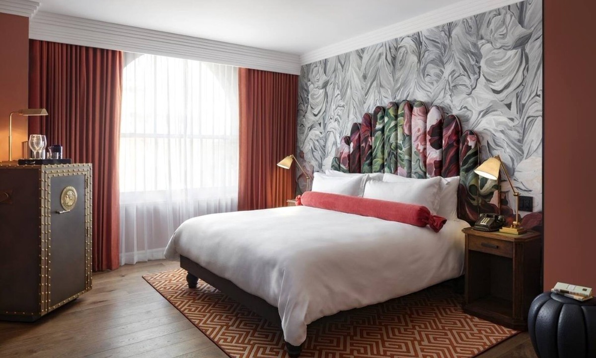Chinatown Hotel | Modern Downtown DC | 4 Units | Superior King | Near Smithsonian