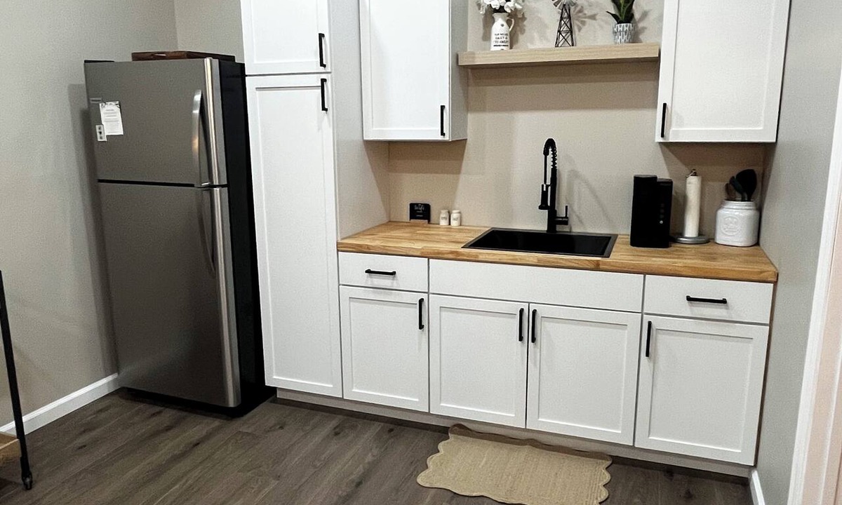 Menges Mills Apartment | Modern Farmhouse Apartment - Pet Friendly
