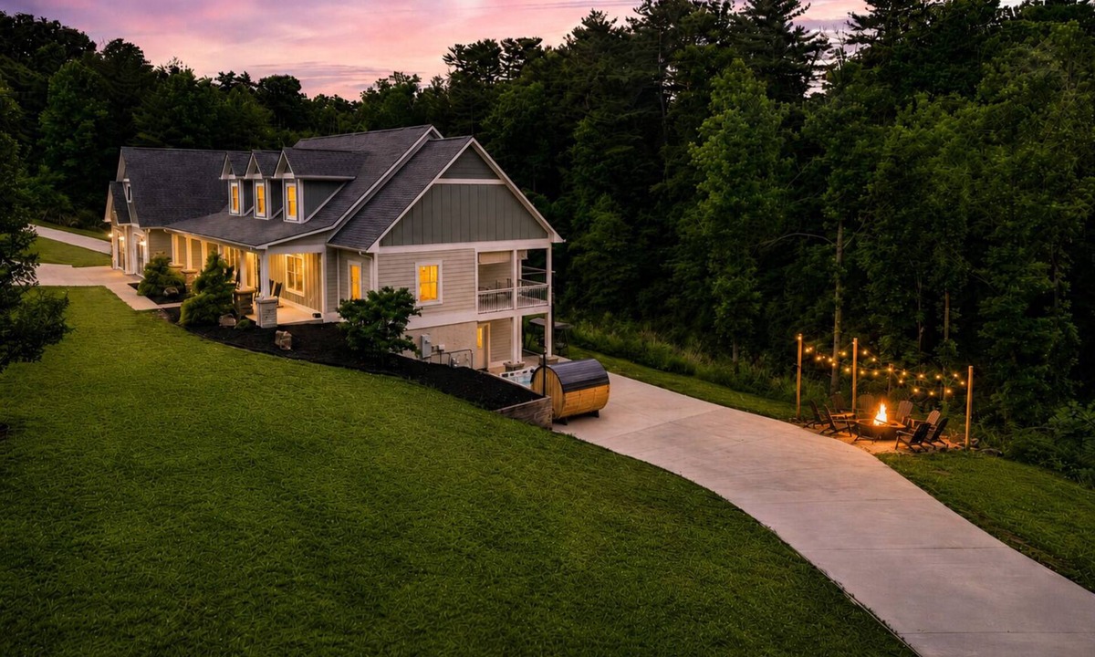 Mars Hill House | Modern Forest Escape w/Pickleball, Hot Tub, Sauna, Gym, Fire Pit & Gameroom!