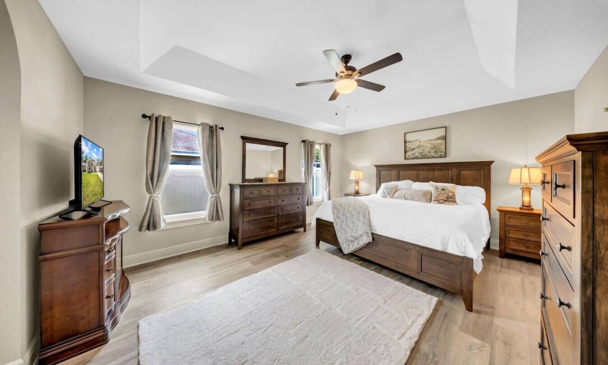 Fellowship House | Modern Getaway-Private Tub & Game Room