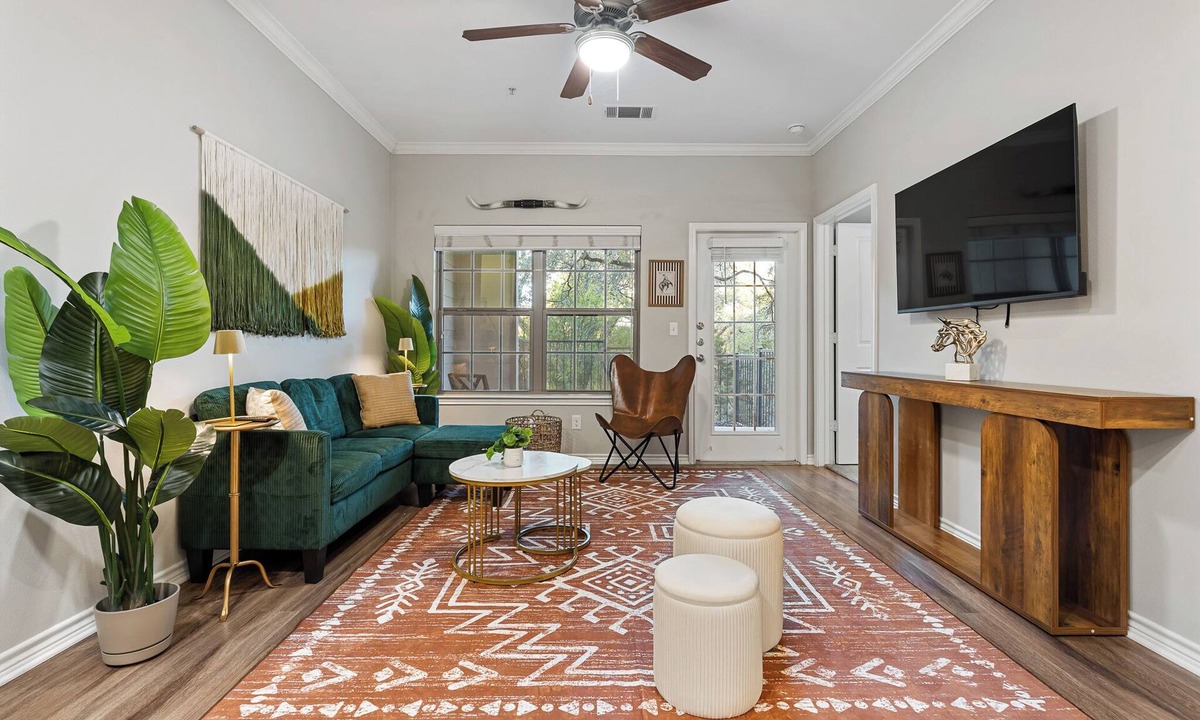 Wetmore Apartment | Modern Ground Floor 1BR w/Pool, WiFi & Parking