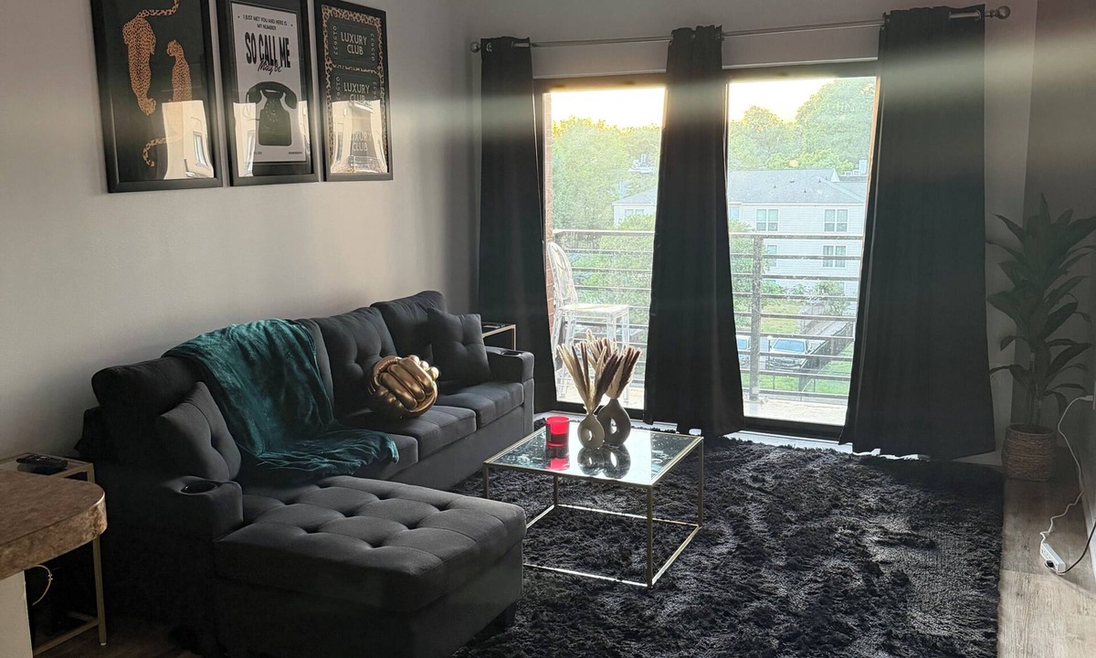 Charlotte Center City Apartment | Modern Luxe Stay Near Uptown Free Parking 2BR