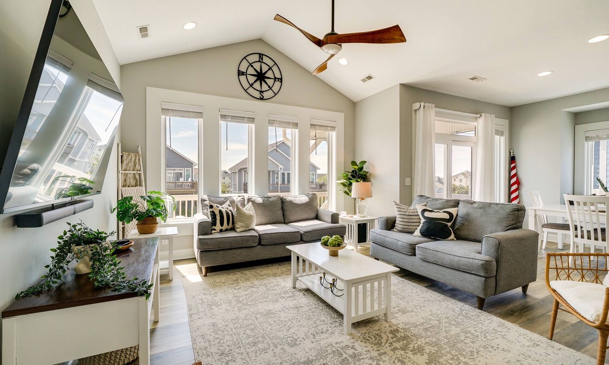 Surf City House | Modern Surf City Beach House w/Hot Tub!