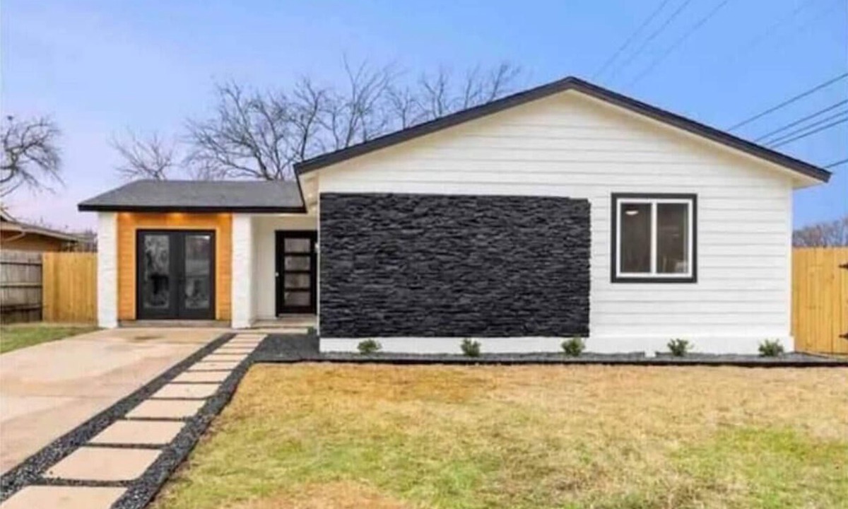 Sweetbriar House | Modern Texan Family Home - 4BD 3BA - 10 minutes from DT