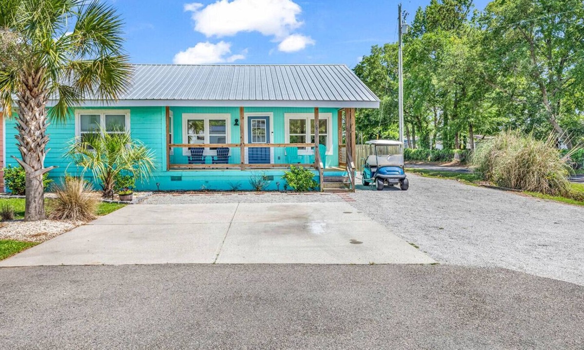 Garden City House | Modern Tropical Bungalow, 3BR 2 Bath