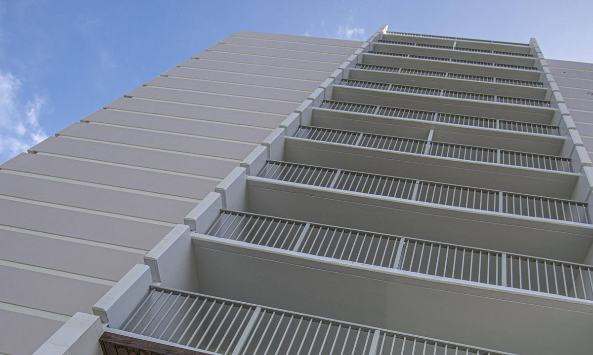 Hotel La Croix | McCully - Moiliili