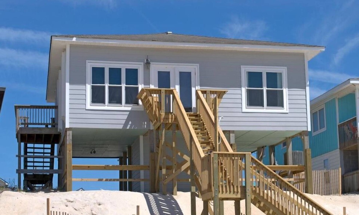 Surf City House | Moondoggy - Classic 3BR Oceanfront Home with Modern Touches
