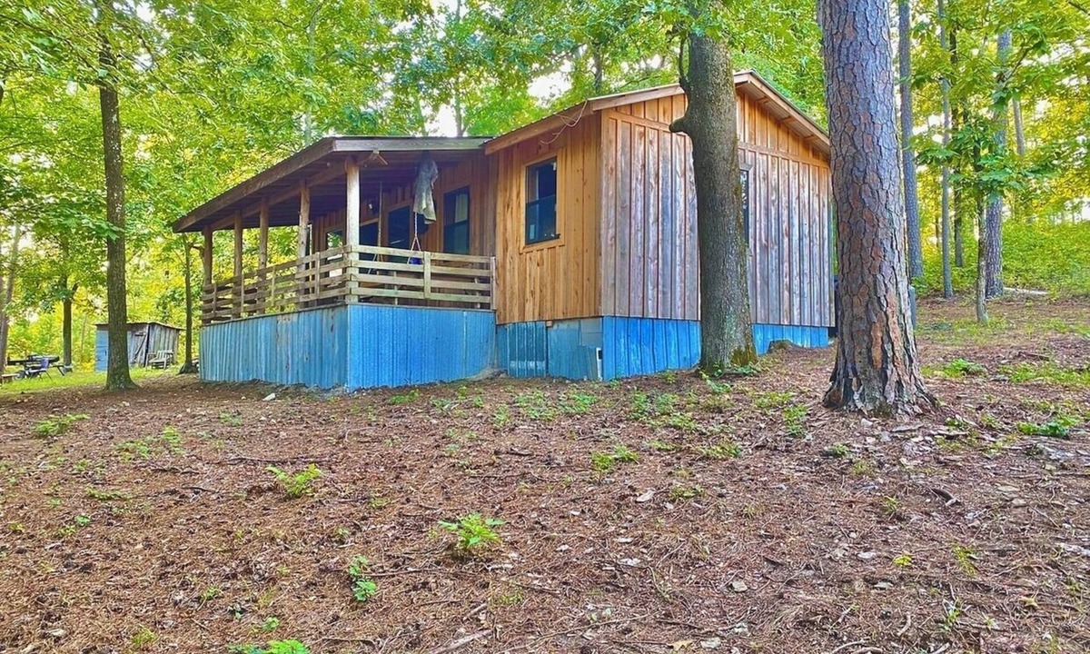Golden Cabin | Mossback Outfitters located in Wright City