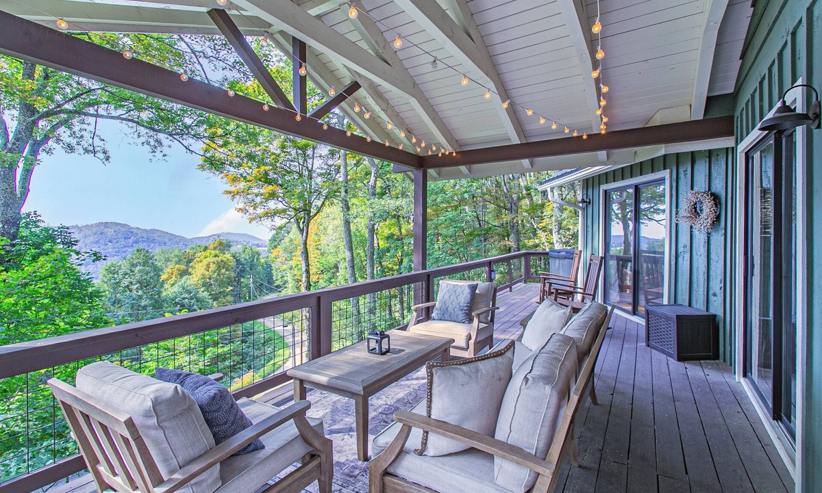 Wolf Laurel House | Mountain Getaway w/Hot Tub -Firepit- Near Ski Lodge & Trails