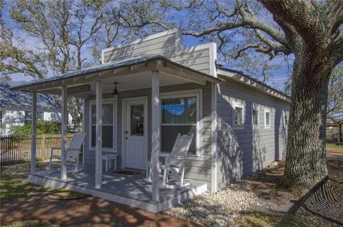 Harkers Island House | Mr, Bennies Cafe
