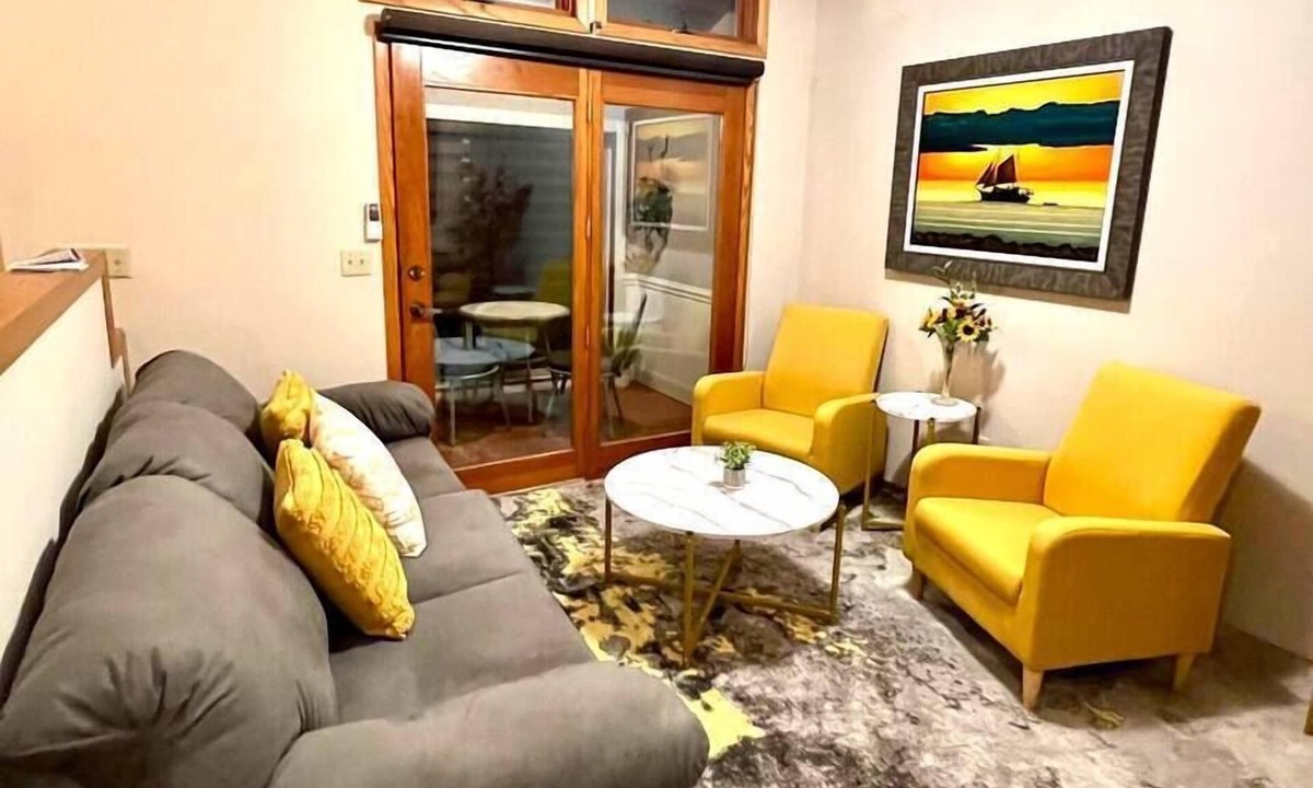 Huron House | Multi-level Large Home-minutes from Cedar Point!