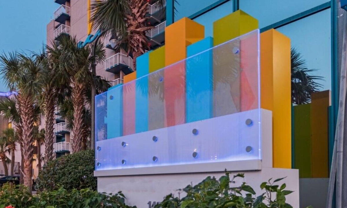 Downtown Myrtle Beach Condo | Myrtle Beach | Beach Boardwalk Stay | Pool & Beach