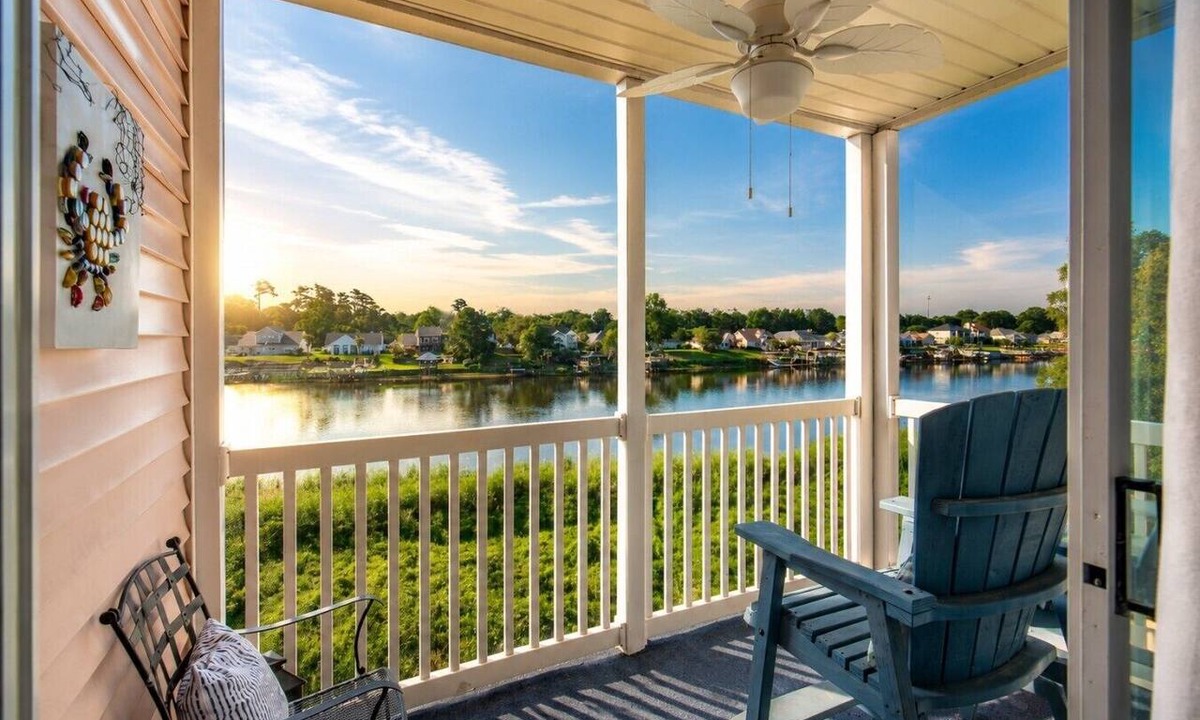 Carolina Forest Apartment | Myrtle Beach Waterfront Retreat Pools - Quiet Area