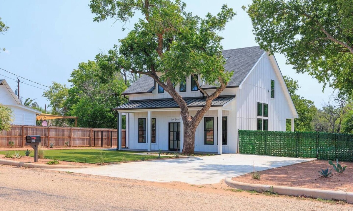 Fredericksburg House | Neuhaus with Pool and Spa
