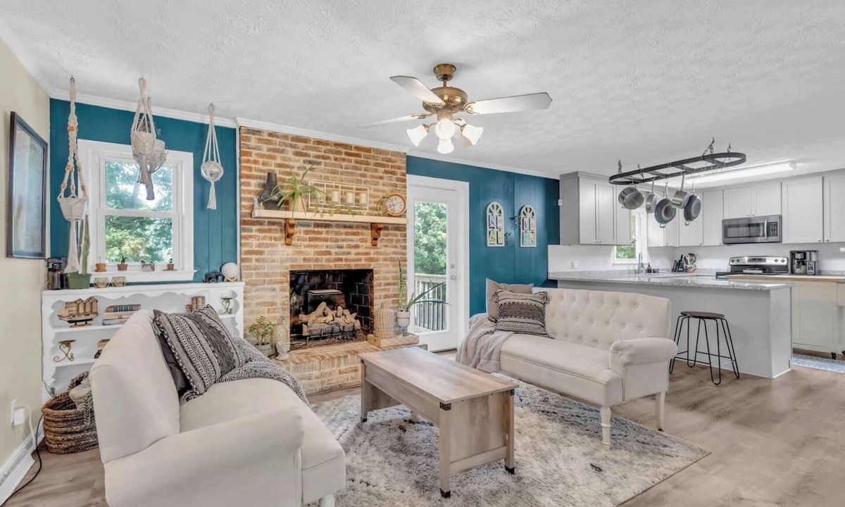 Dunean House | NEW 3BR Retreat Close to Downtown - Quiet Spot