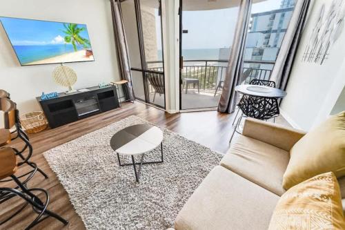 Myrtle Beach House | New, Beautiful Decor, Meridian Plaza, Pools, Nice!