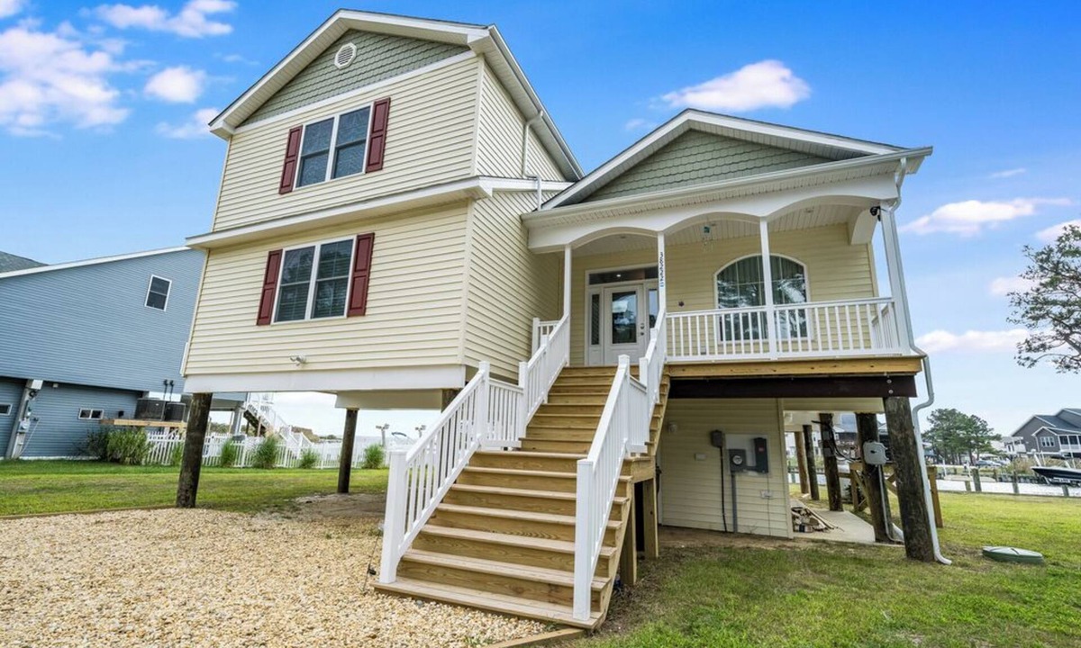 Captain's Cove House | New canalfront home by Seaside Vacations & Sales