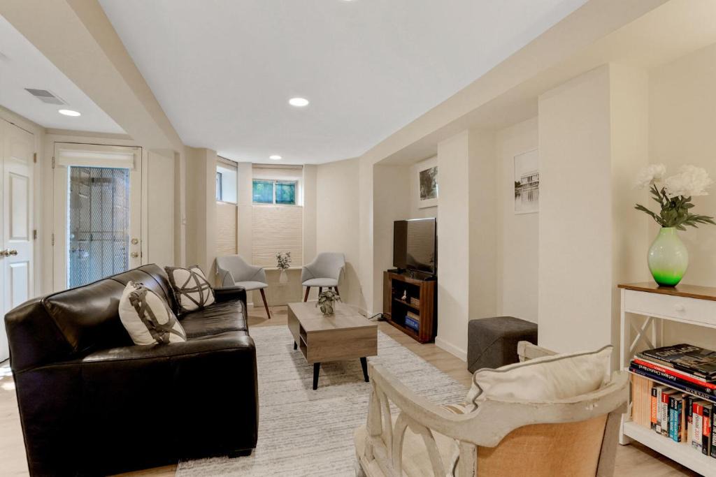 Cardozo Apartment | NEW Classy Dupont-Logan Apt Parking
