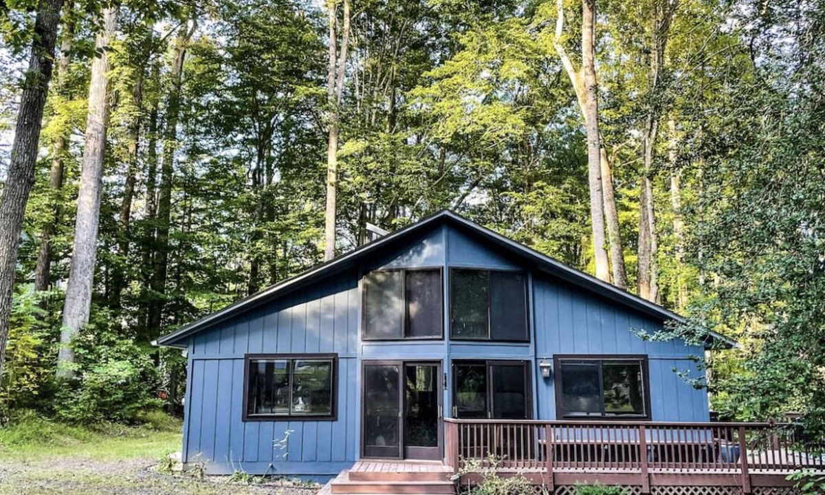 Locust Grove Cottage | *NEW* Dog-friendly Cottage with Lake/Beach Access