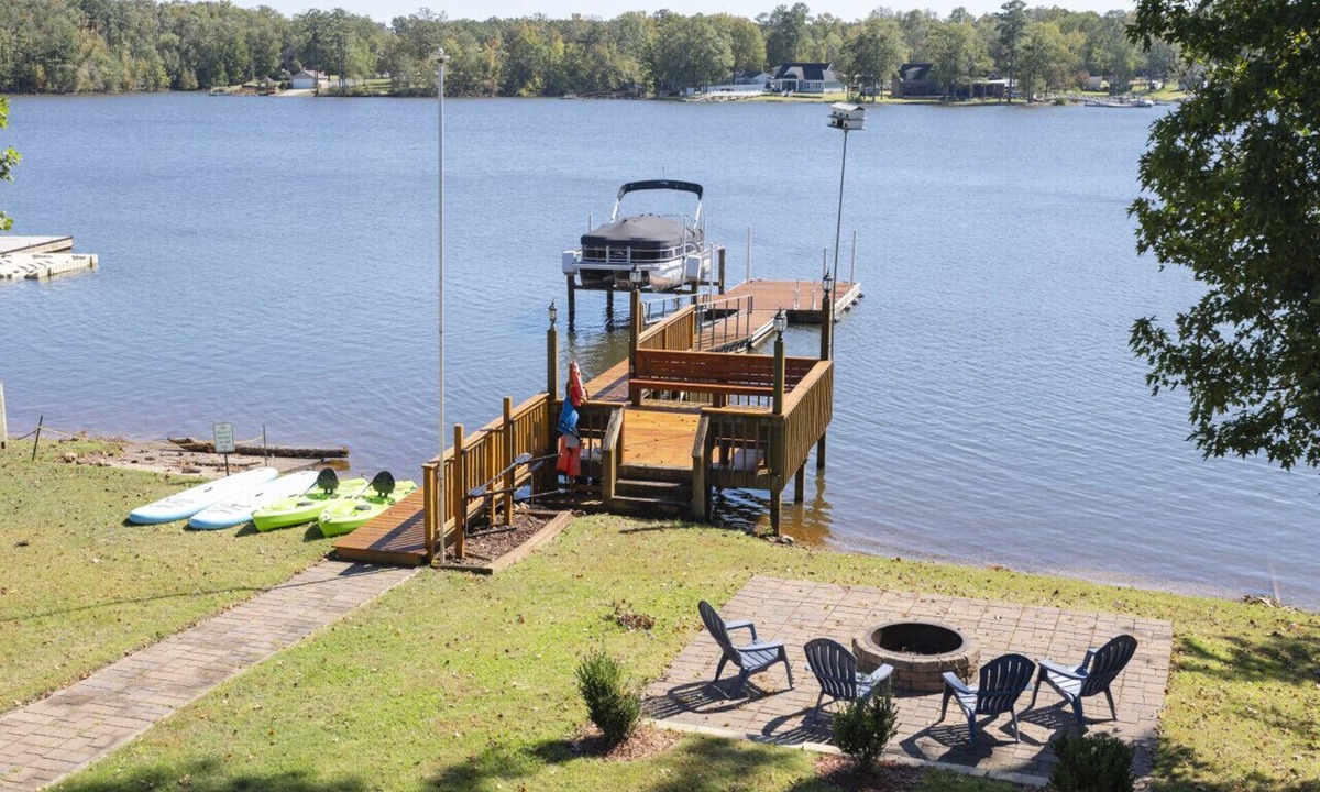 Leesville House | NEW-Lakeside Getaway w Priv Dock Lake toys & more