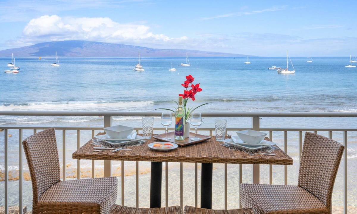 Historic Lahaina Front Street Condo | New Listing! Heart of Lahaina, an Oceanfront stay