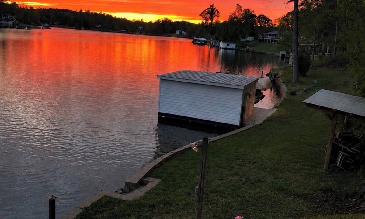 Lyman House | NEW LISTING Private Lakefront Retreat Dock, Kayaks & Firepit