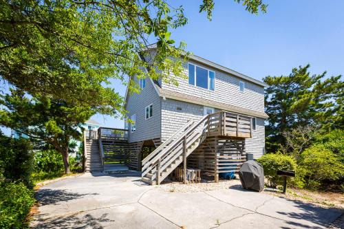 Duck House | New Listing Steps from beach & sound access