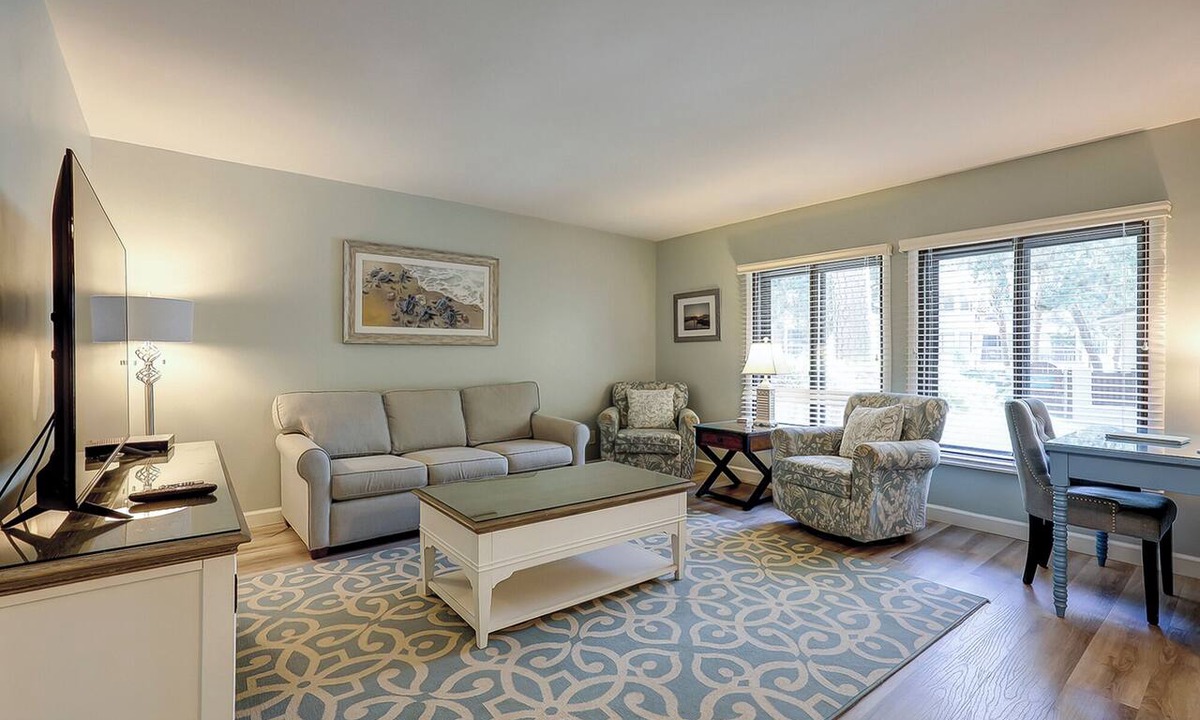 Harbour Town Condo | New Listing Wonderful Luxury updated 1 BR Harbourtown Beach Gear & Bike Rentals