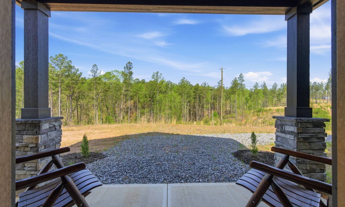 Talking Rock House | New luxury cabin in Talking Rock, GA. Hot Tub, Pool, Trails, Fire Pitts, Nature.
