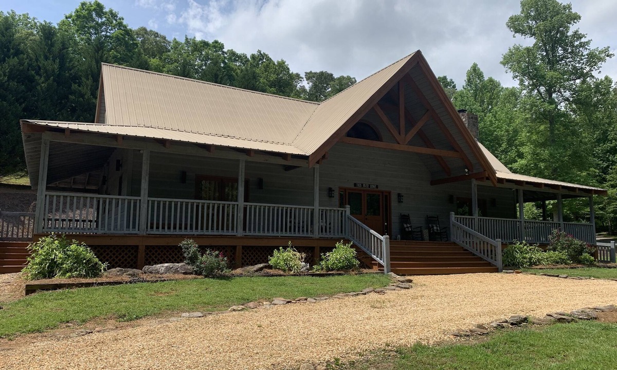 Demorest Cabin | NEW Twin River Cabin - 3 Bedroom Lodge Cabin - Views Soquee River